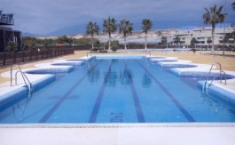 Ático con terraza en Residencial Puerto Marina Golf en Almerimar.