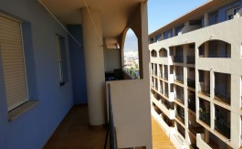Piso de 3 dormitorios y 2 baños en Almerimar, Residencial Lago Victoria.