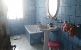 Chalet independiente de 3 dormitorios y 2 baños con piscina y 850m2 en Gójar