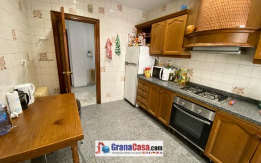 Habitaciones con calefacción central y wifi incluido en la misma Calle San Juan de Dios