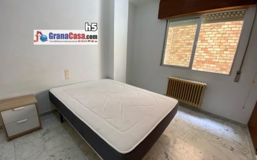 Habitaciones con calefacción central y wifi incluido en la misma Calle San Juan de Dios