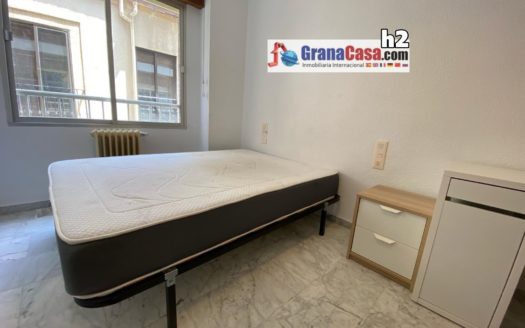 Habitaciones con calefacción central y wifi incluido en la misma Calle San Juan de Dios