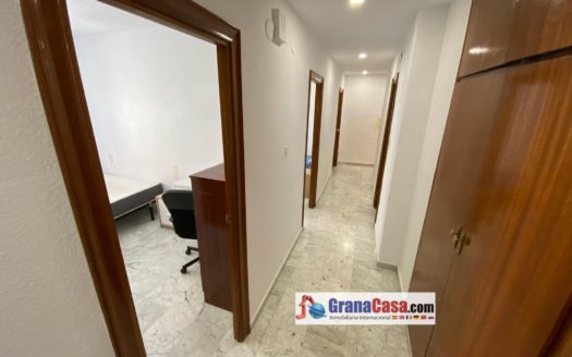 Habitaciones con calefacción central y wifi incluido en la misma Calle San Juan de Dios