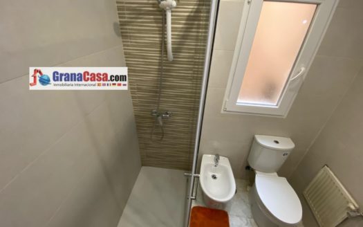 Habitaciones con calefacción central y wifi incluido en la misma Calle San Juan de Dios