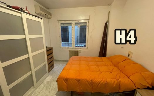 Habitaciones con calefacción central y wifi incluido en la misma Calle San Juan de Dios