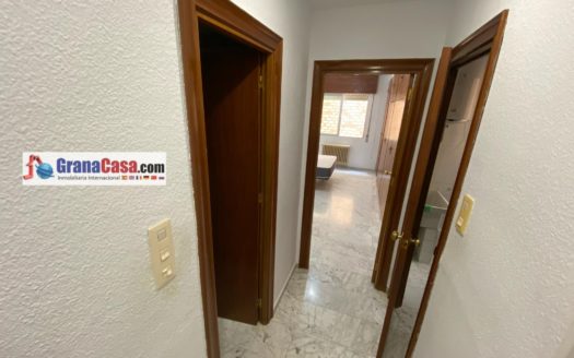 Habitaciones con calefacción central y wifi incluido en la misma Calle San Juan de Dios