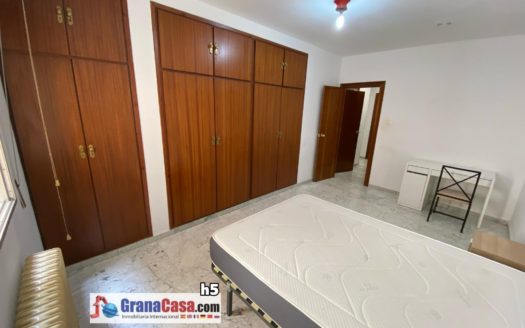 Habitaciones con calefacción central y wifi incluido en la misma Calle San Juan de Dios