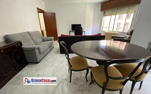 Habitaciones con calefacción central y wifi incluido en la misma Calle San Juan de Dios