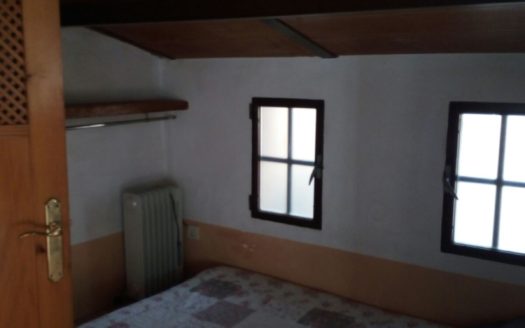 Alquiler Vacacional de ÁTICO en Carretera de la Sierra para 3 personas.