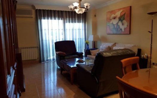 Piso de 3 Dormitorios y 2 baños con garaje frente Alcampo para larga temporada.