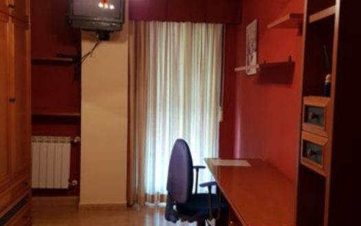 Piso de 3 Dormitorios y 2 baños con garaje frente Alcampo para larga temporada.