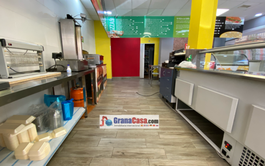Se traspasa excelente Local Comercial en el Zaidin