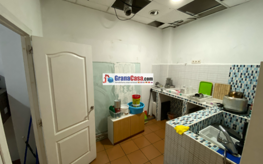 Se traspasa excelente Local Comercial en el Zaidin