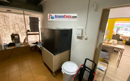 Se traspasa excelente Local Comercial en el Zaidin