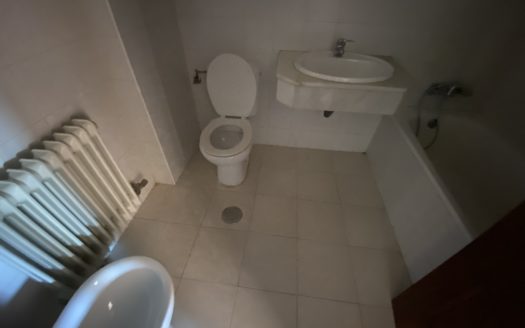 Piso exterior con dos dormitorios con calefacción central y piscina junto Carrefour Zaidin