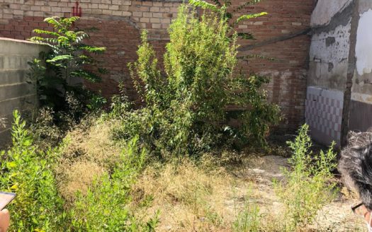 Estupendo solar de 60 metros cuadrados junto Avenida Pulianas