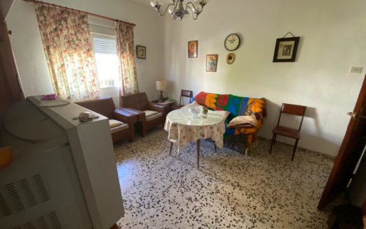 Casa de 3 dormitorios y 2 baños con gran parcela de m2 en Cijuela