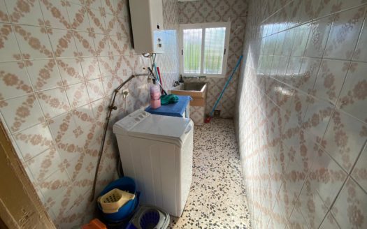 Casa de 3 dormitorios y 2 baños con gran parcela de m2 en Cijuela