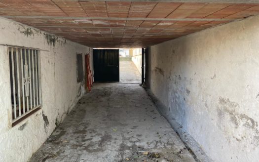 Casa de 3 dormitorios y 2 baños con gran parcela de m2 en Cijuela
