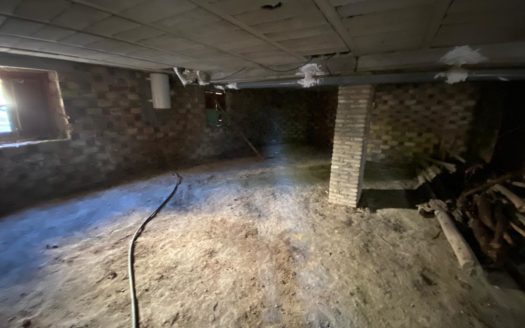 Casa de 3 dormitorios y 2 baños con gran parcela de m2 en Cijuela