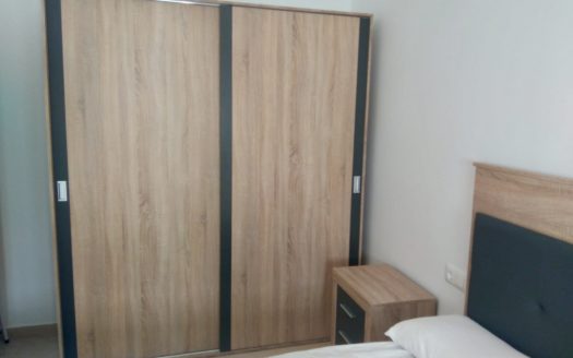 Excelente apartamento reformado de un dormitorio con garaje incluido junto a Acera del Darro
