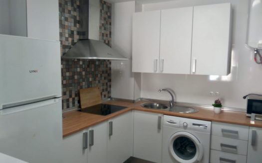 Excelente apartamento reformado de un dormitorio con garaje incluido junto a Acera del Darro