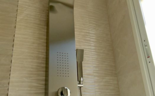 Excelente apartamento reformado de un dormitorio con garaje incluido junto a Acera del Darro