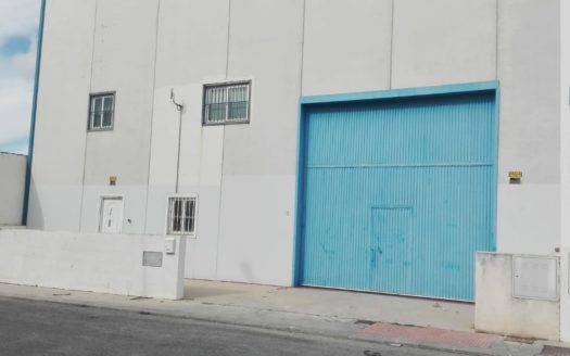 Nave en Cúllar Vega con 300 metros cuadrados con cámara frigorífica