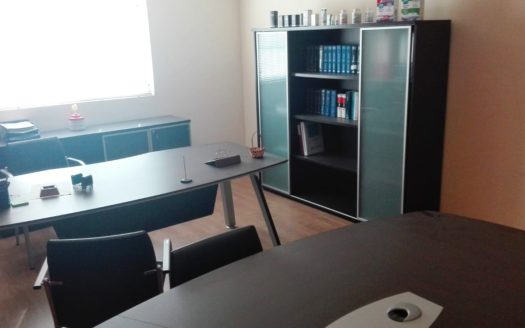 Nave en Cúllar Vega con 300 metros cuadrados con cámara frigorífica