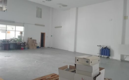 Nave en Cúllar Vega con 300 metros cuadrados con cámara frigorífica