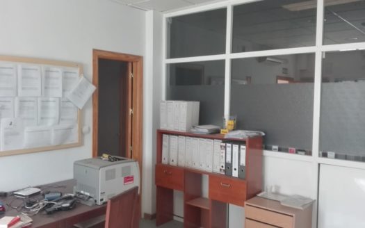 Nave en Cúllar Vega con 300 metros cuadrados con cámara frigorífica