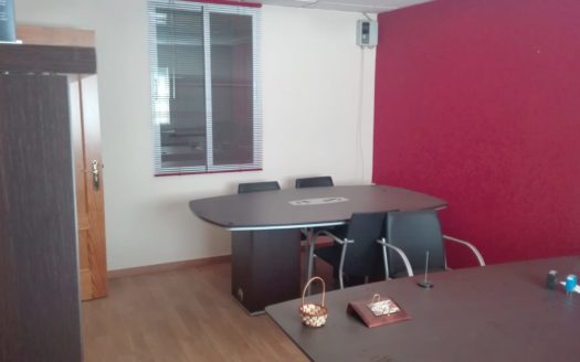 Nave en Cúllar Vega con 300 metros cuadrados con cámara frigorífica