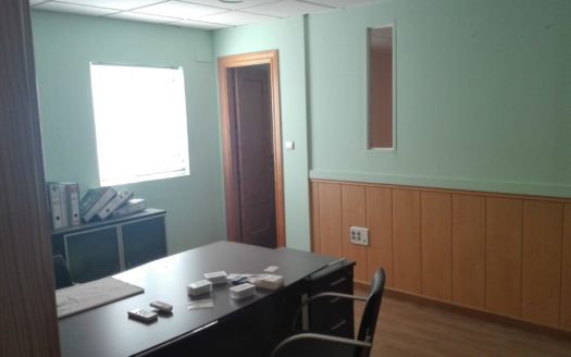 Nave en Cúllar Vega con 300 metros cuadrados con cámara frigorífica