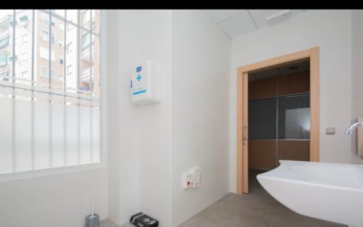 Local en venta en Zaidin.