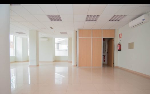 Local en venta en Zaidin.