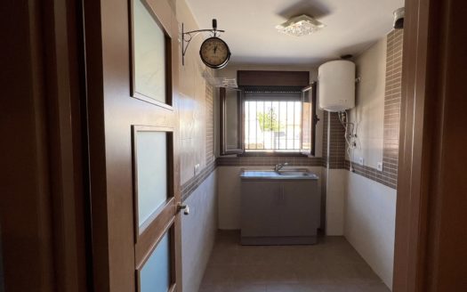 Excelente piso reformado de 2 dormitorios con patio en La Zubia