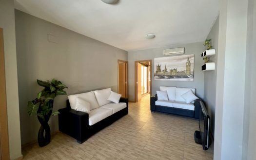 Excelente piso reformado de 2 dormitorios con patio en La Zubia