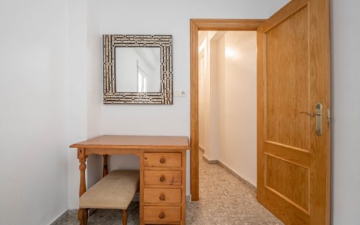 Piso con 3 dormitorios muy cerca de la playa en Salobreña