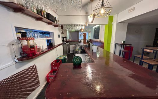 Se traspasa bar junto a Plaza de la Trinidad