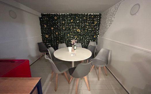 Se traspasa bar junto a Plaza de la Trinidad