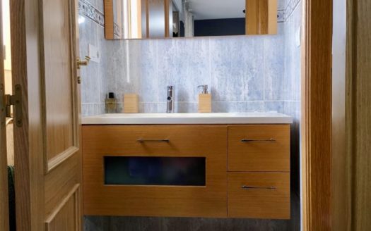 Casa de 4 dormitorios con patio, terraza y garaje en Ogíjares