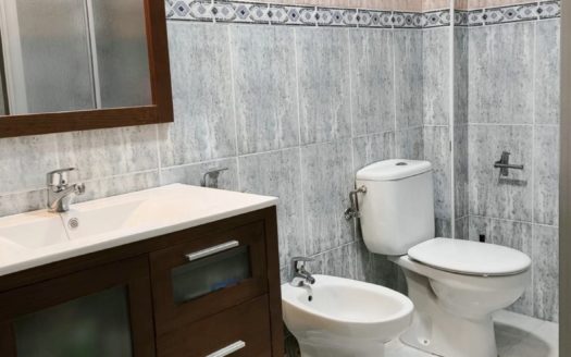 Casa de 4 dormitorios con patio, terraza y garaje en Ogíjares