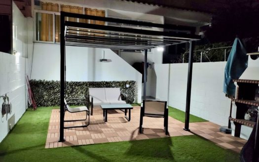 Casa de 4 dormitorios con patio, terraza y garaje en Ogíjares