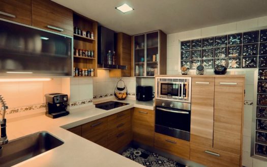 Casa de 4 dormitorios con patio, terraza y garaje en Ogíjares