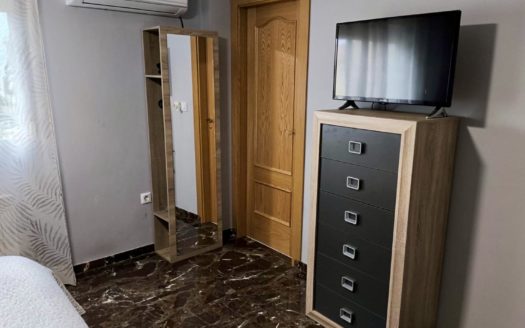 Casa de 4 dormitorios con patio, terraza y garaje en Ogíjares