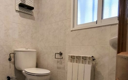 Casa de 4 dormitorios con patio, terraza y garaje en Ogíjares