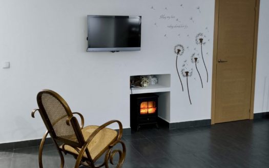 Casa de 4 dormitorios con patio, terraza y garaje en Ogíjares