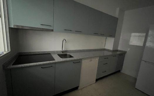 Magnífico piso de 4 dormitorios y 2 baños cerca de Universidad de Ciencias