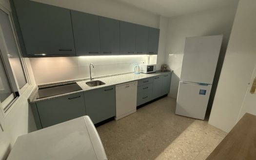 Magnífico piso de 4 dormitorios y 2 baños cerca de Universidad de Ciencias