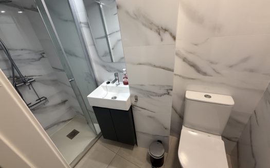 Magnífico piso de 4 dormitorios y 2 baños cerca de Universidad de Ciencias